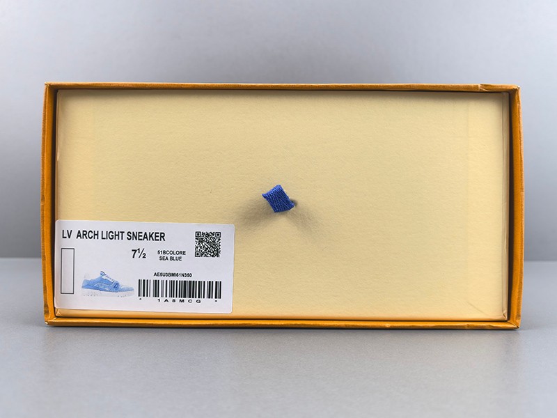 LV Trainer Sneaker 099