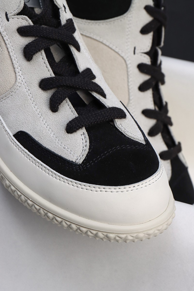 Chanel Wmns Shoe 048