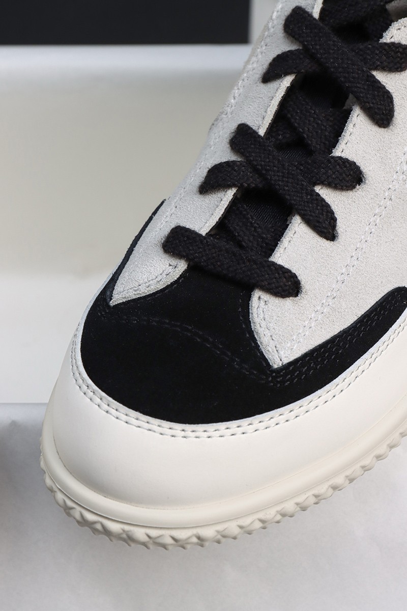 Chanel Wmns Shoe 048