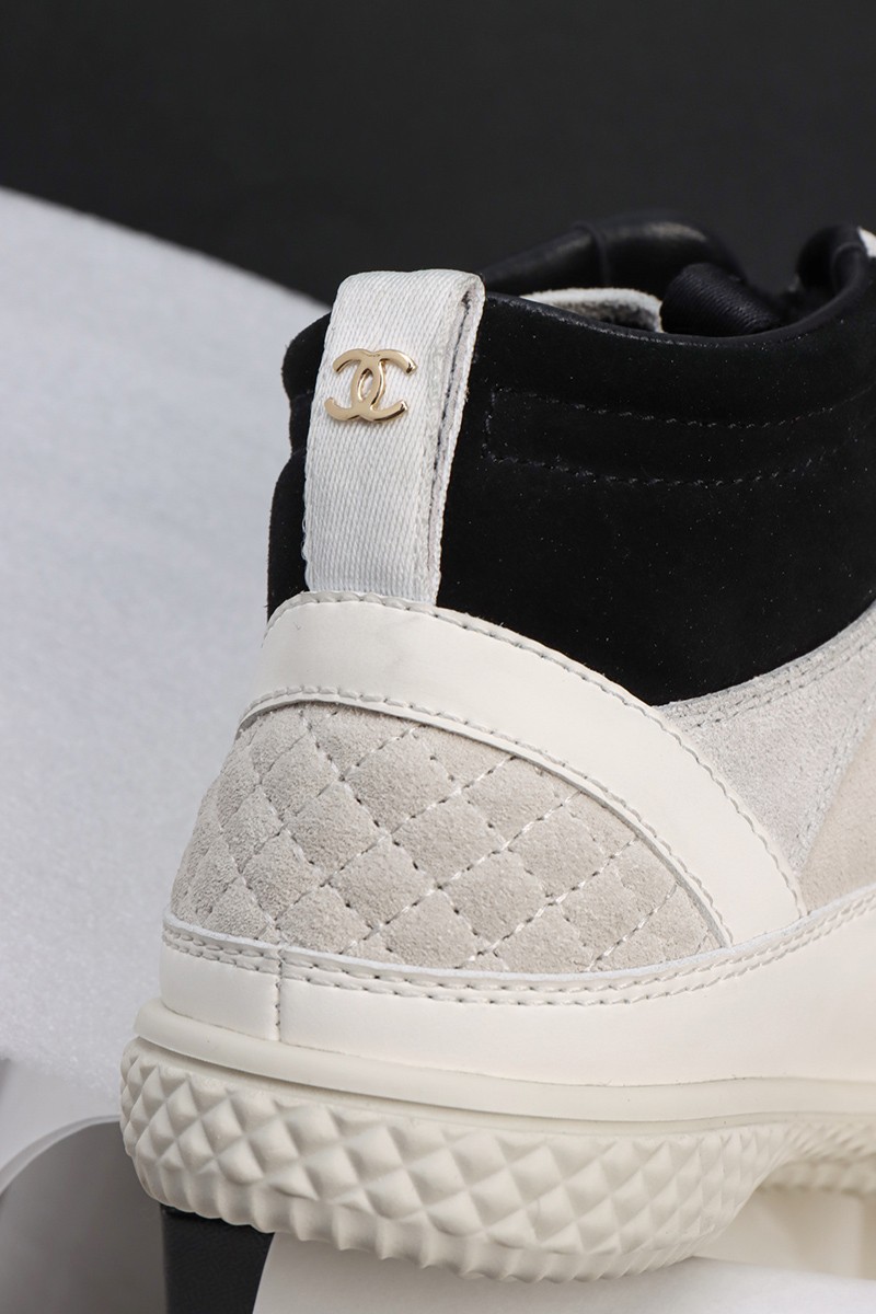 Chanel Wmns Shoe 048