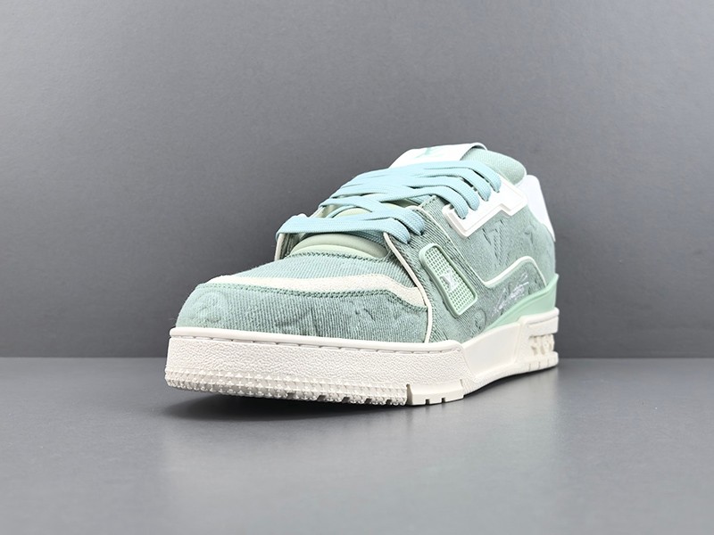 LV Trainer Sneaker 102