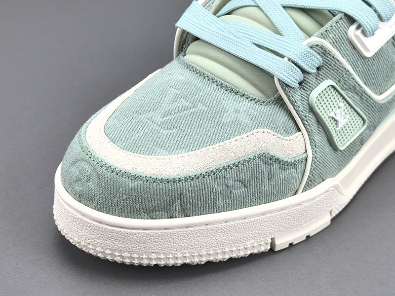 LV Trainer Sneaker 102