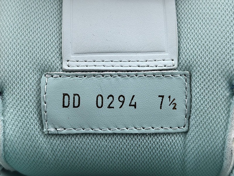 LV Trainer Sneaker 105