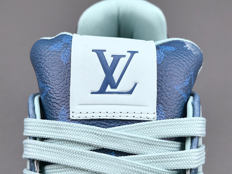 LV Trainer Sneaker 105