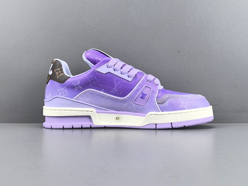 LV Trainer Sneaker 106