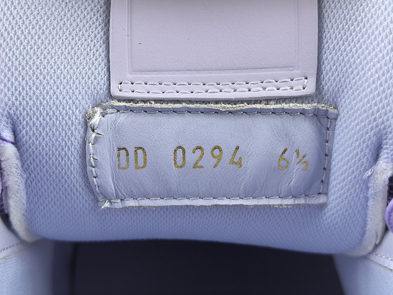 LV Trainer Sneaker 106