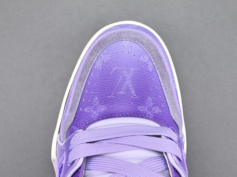 LV Trainer Sneaker 106