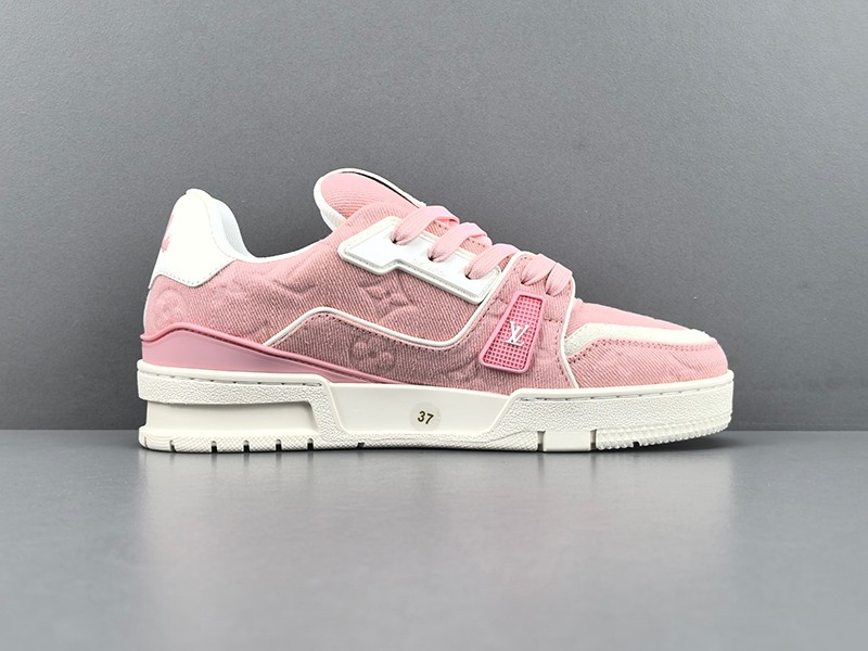 LV Trainer Sneaker 107