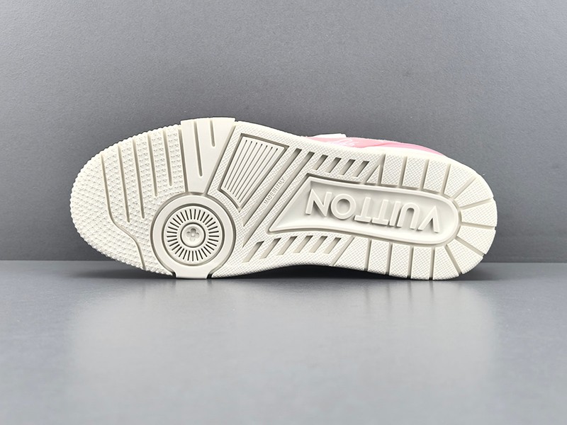 LV Trainer Sneaker 107