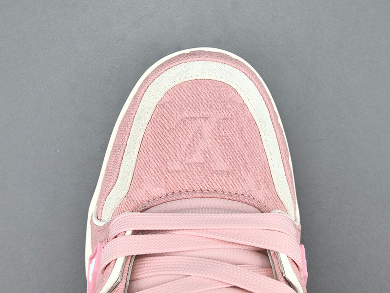 LV Trainer Sneaker 107
