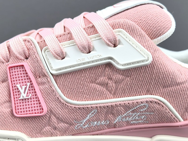 LV Trainer Sneaker 107