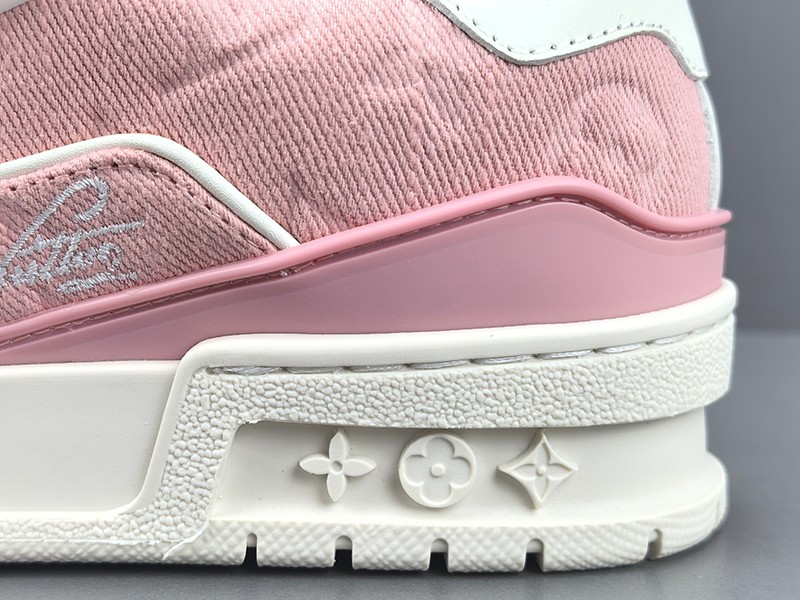 LV Trainer Sneaker 107