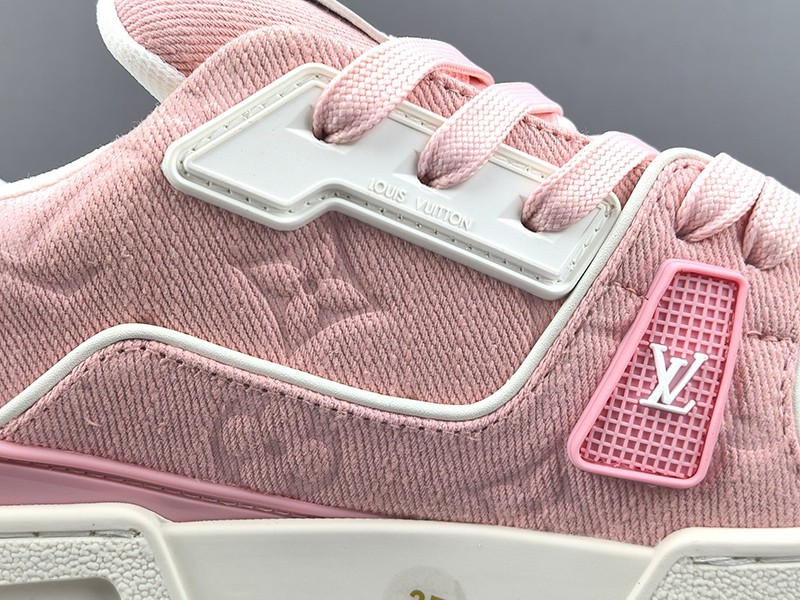 LV Trainer Sneaker 107
