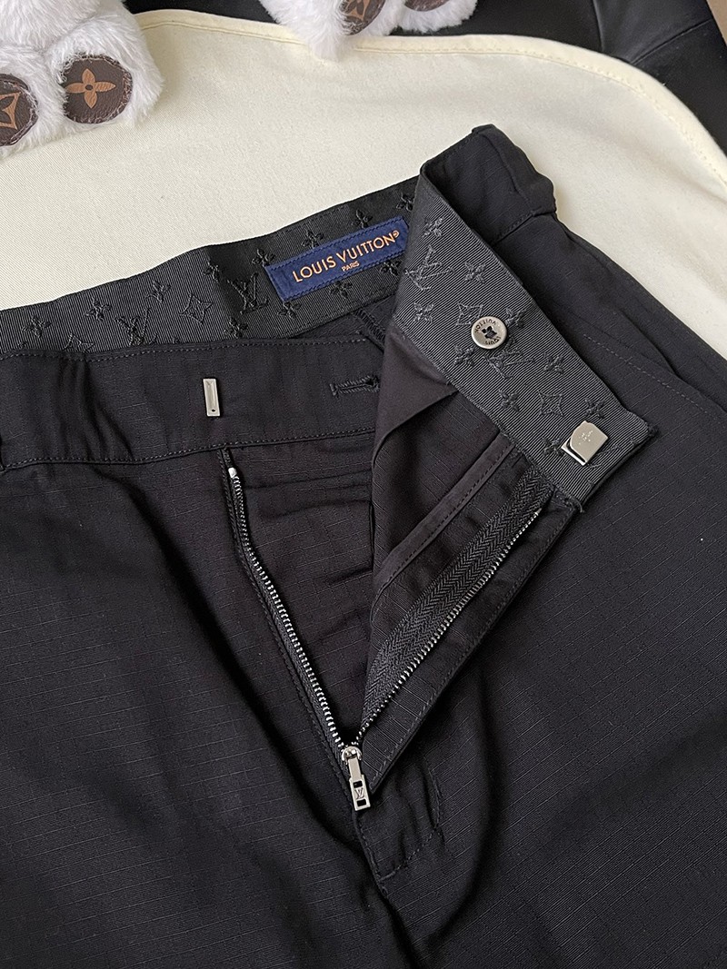 LV Shorts 082