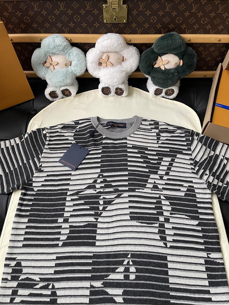 LV T-shirt 079