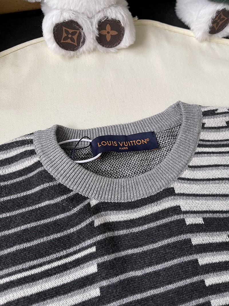 LV T-shirt 079