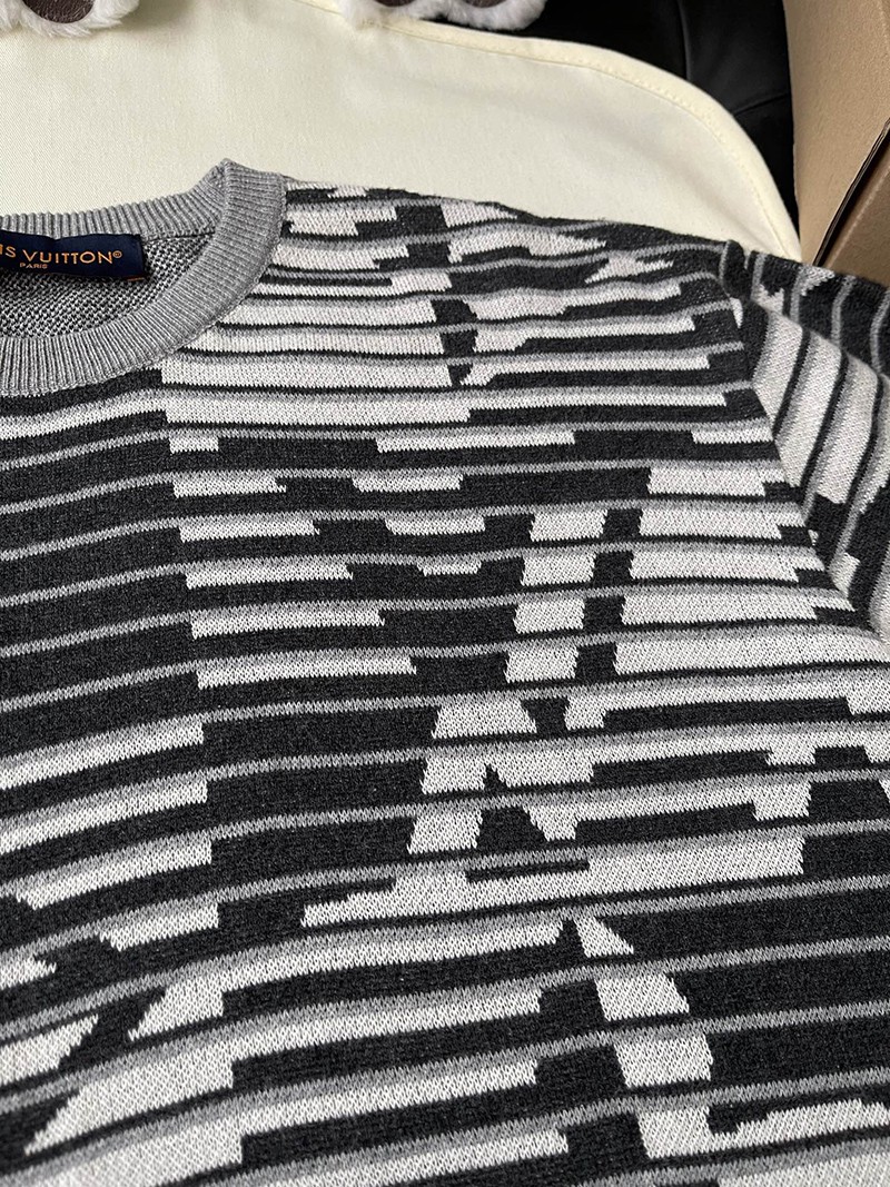 LV T-shirt 079