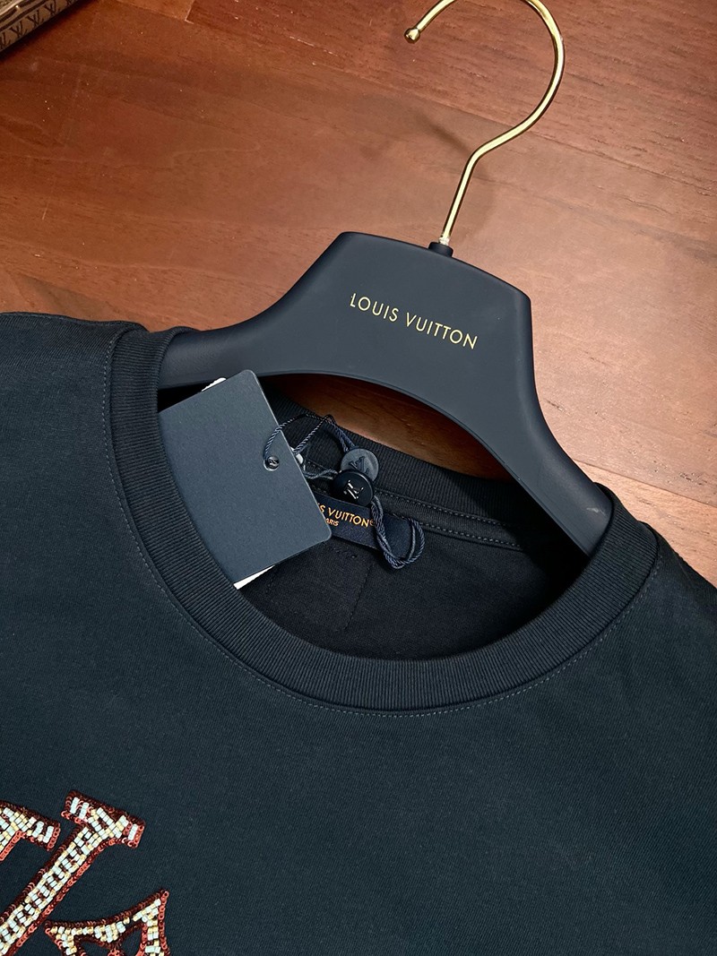 LV T-shirt 083