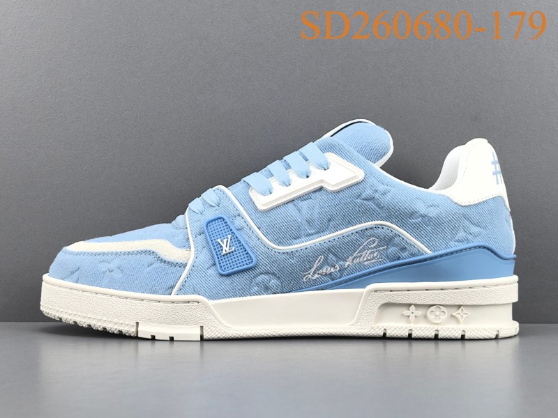 LV Trainer Sneaker 099