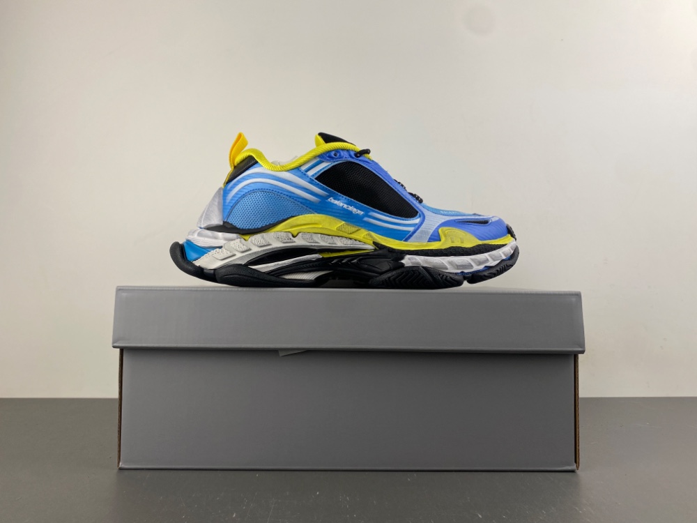 Balenciaga Triple S2 Sneaker 02