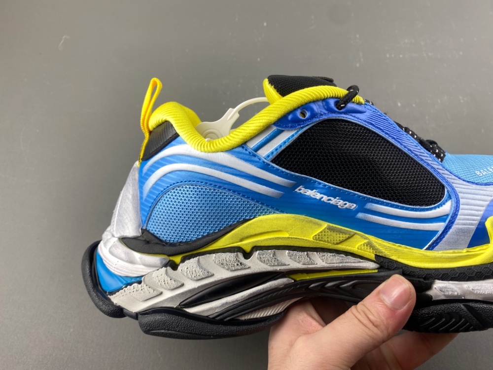 Balenciaga Triple S2 Sneaker 02
