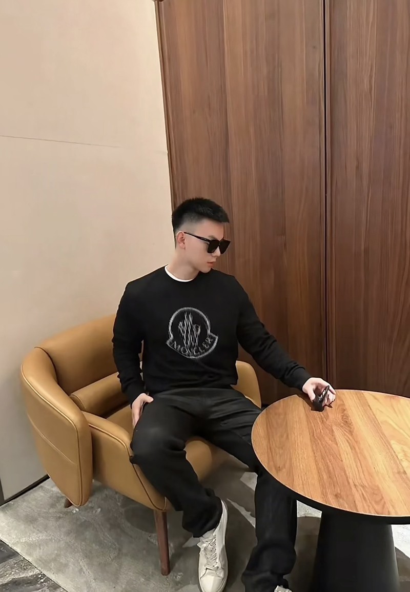 Moncler Longsleeve Shirts 010