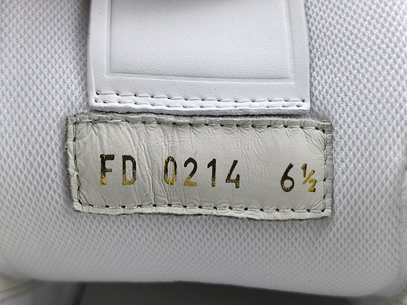 LV Trainer Sneaker 111