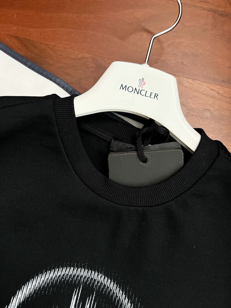 Moncler Longsleeve Shirts 010