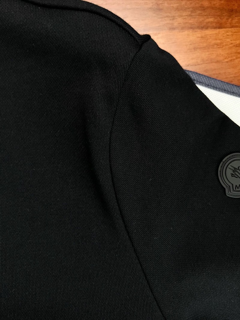 Moncler Longsleeve Shirts 010