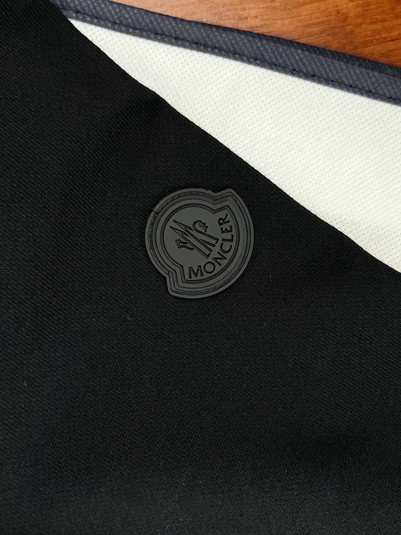 Moncler Longsleeve Shirts 010