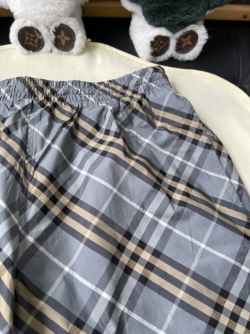 Burberry Shorts 021