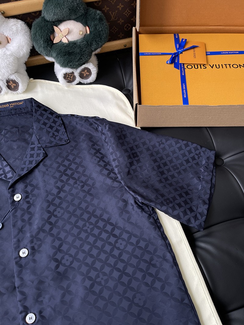 LV T-shirt 095