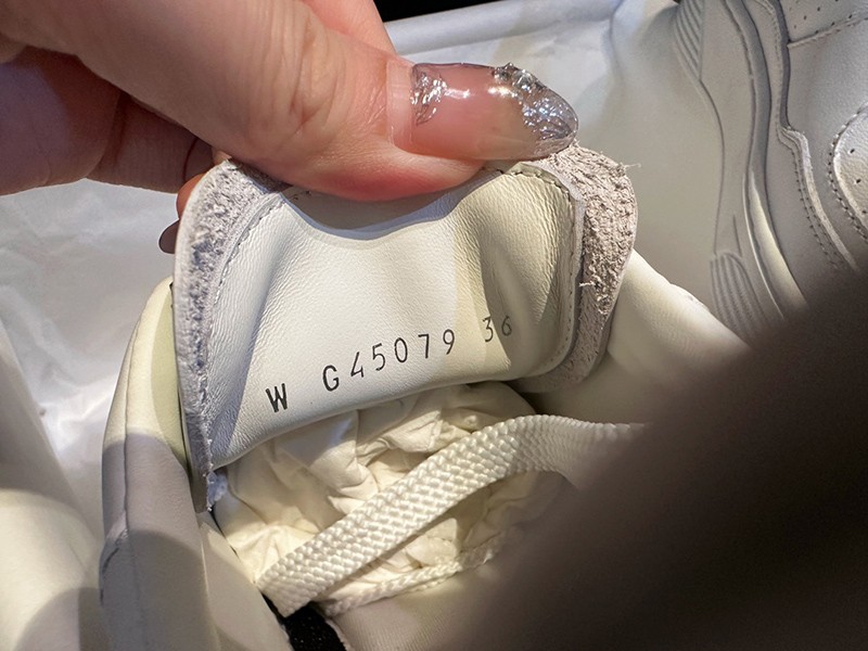 Chanel Wmns Shoe 050