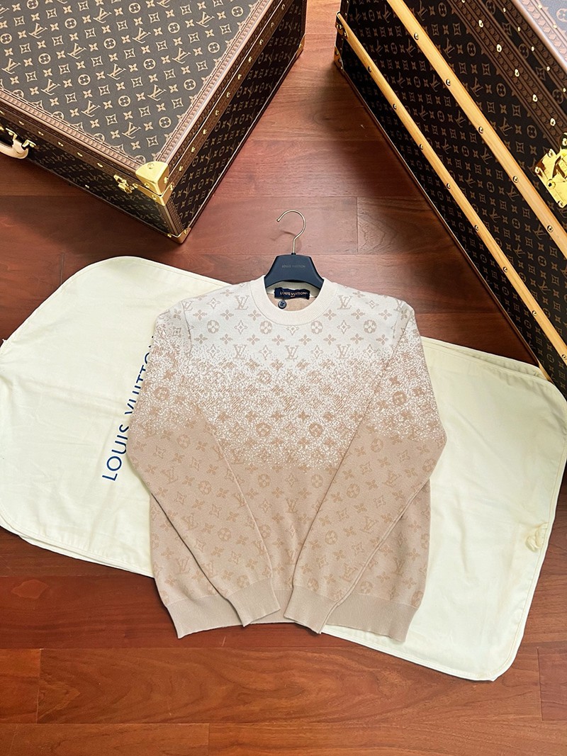 LV Longsleeve Shirt 097