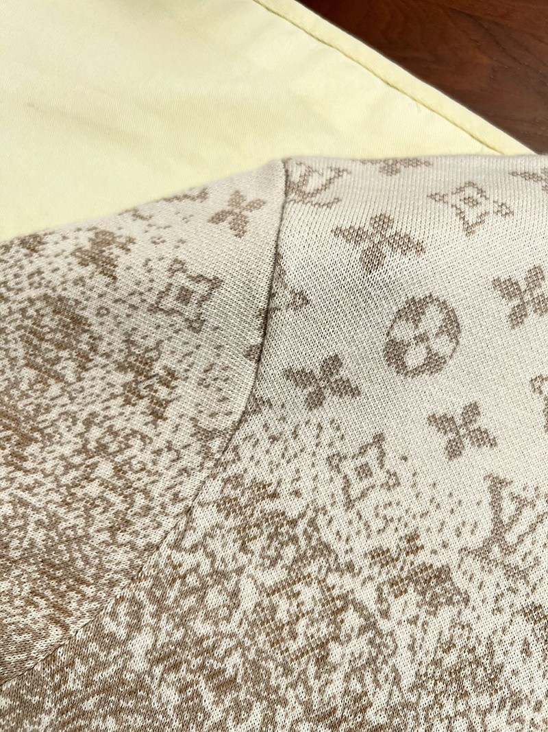 LV Longsleeve Shirt 097