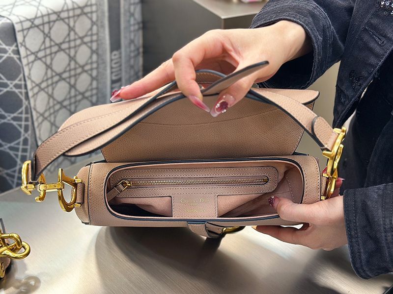 Dior Saddle Handbag Medium 003
