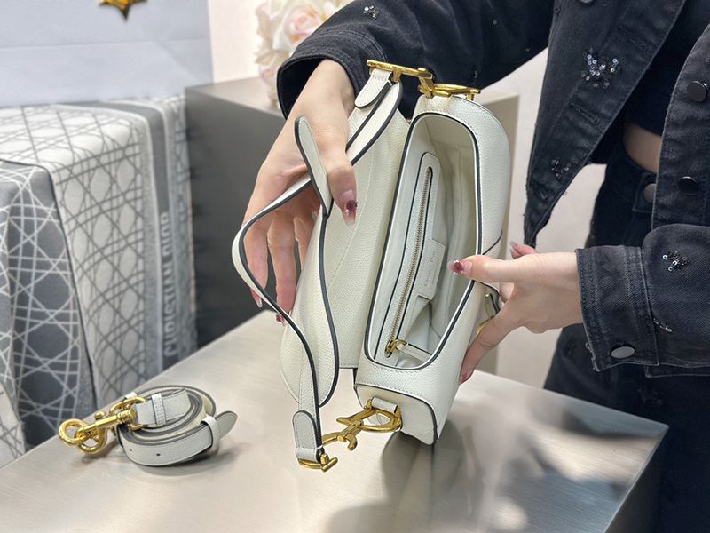 Dior Saddle Handbag Medium 006