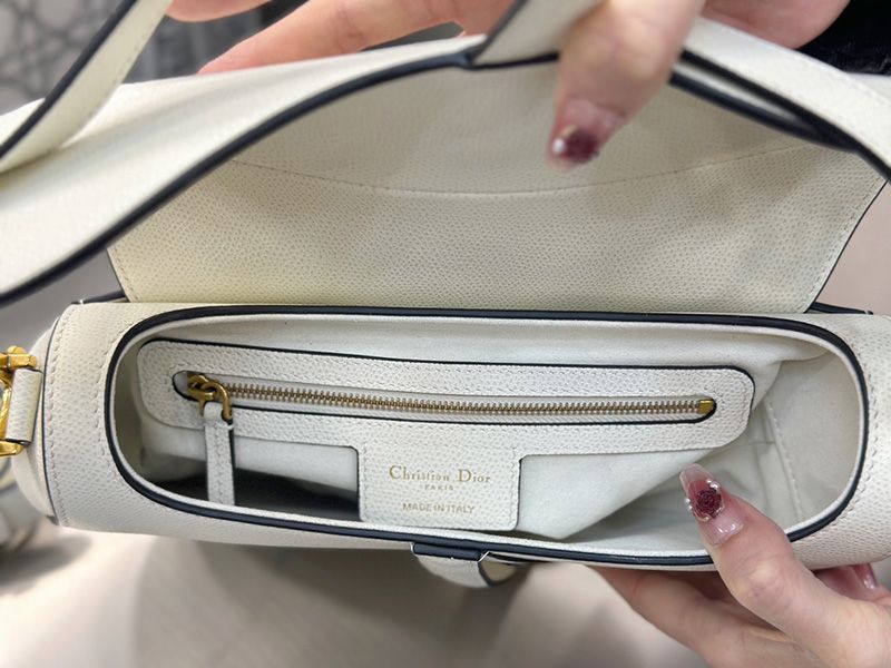 Dior Saddle Handbag Medium 006