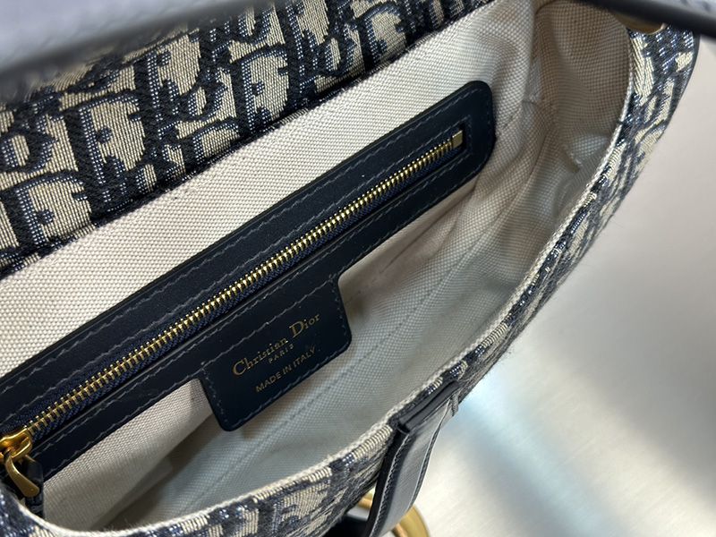 Dior Saddle Handbag Medium 009