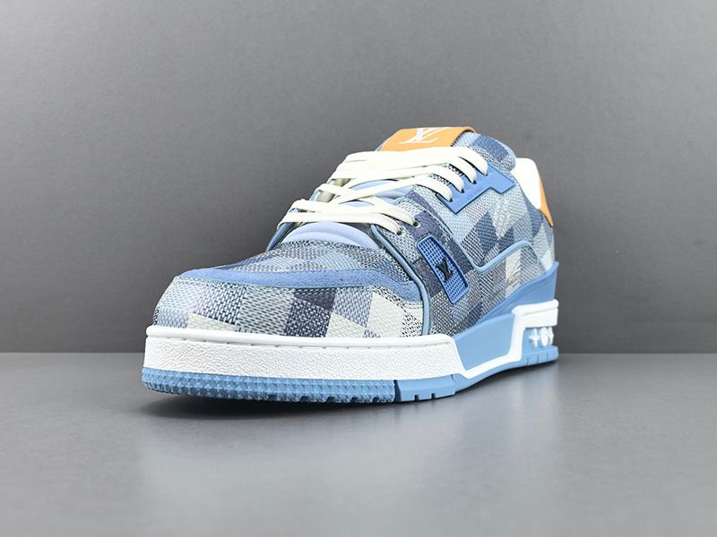 LV Trainer Sneaker 112