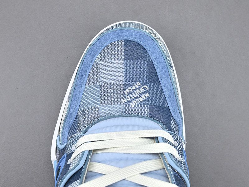 LV Trainer Sneaker 112