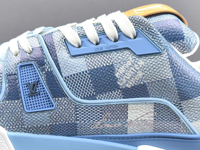 LV Trainer Sneaker 112