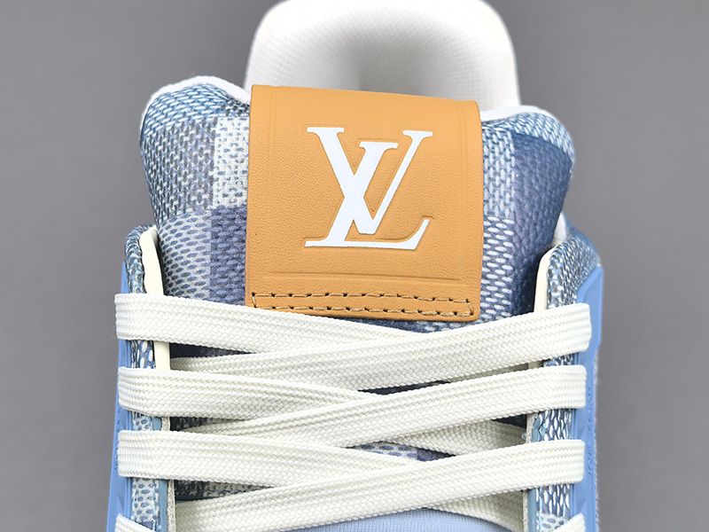 LV Trainer Sneaker 112