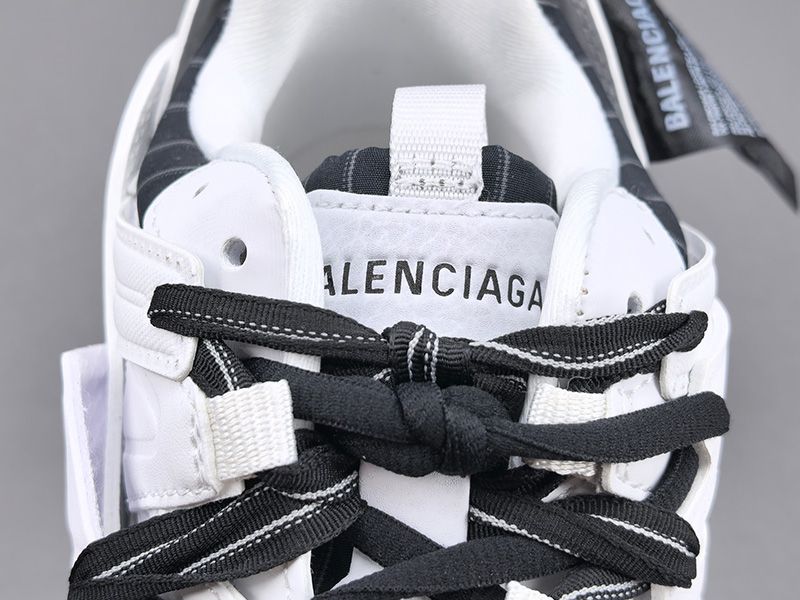 Balenciaga 3.0 Sneaker 020