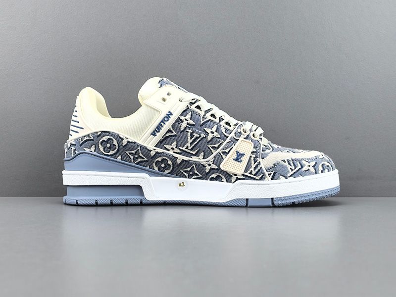 LV Trainer Sneaker 113