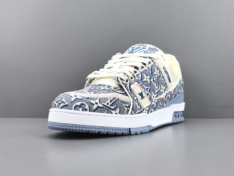 LV Trainer Sneaker 113