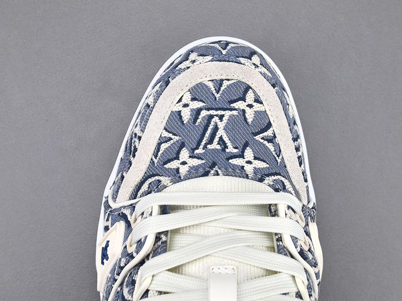 LV Trainer Sneaker 113