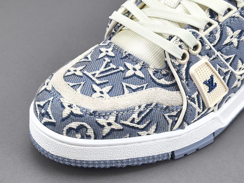 LV Trainer Sneaker 113