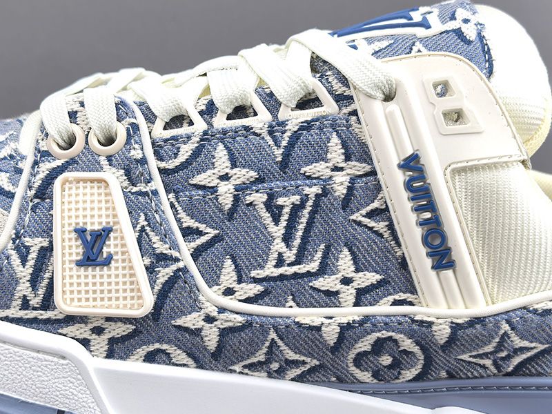 LV Trainer Sneaker 113