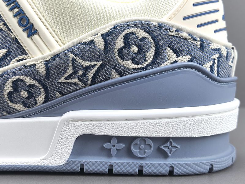 LV Trainer Sneaker 113